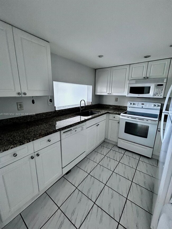 Building Photo - 11750 SW 18th St