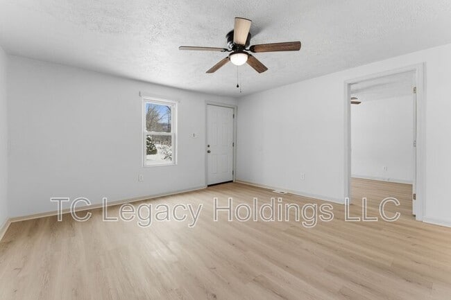 Building Photo - 16 Flint St