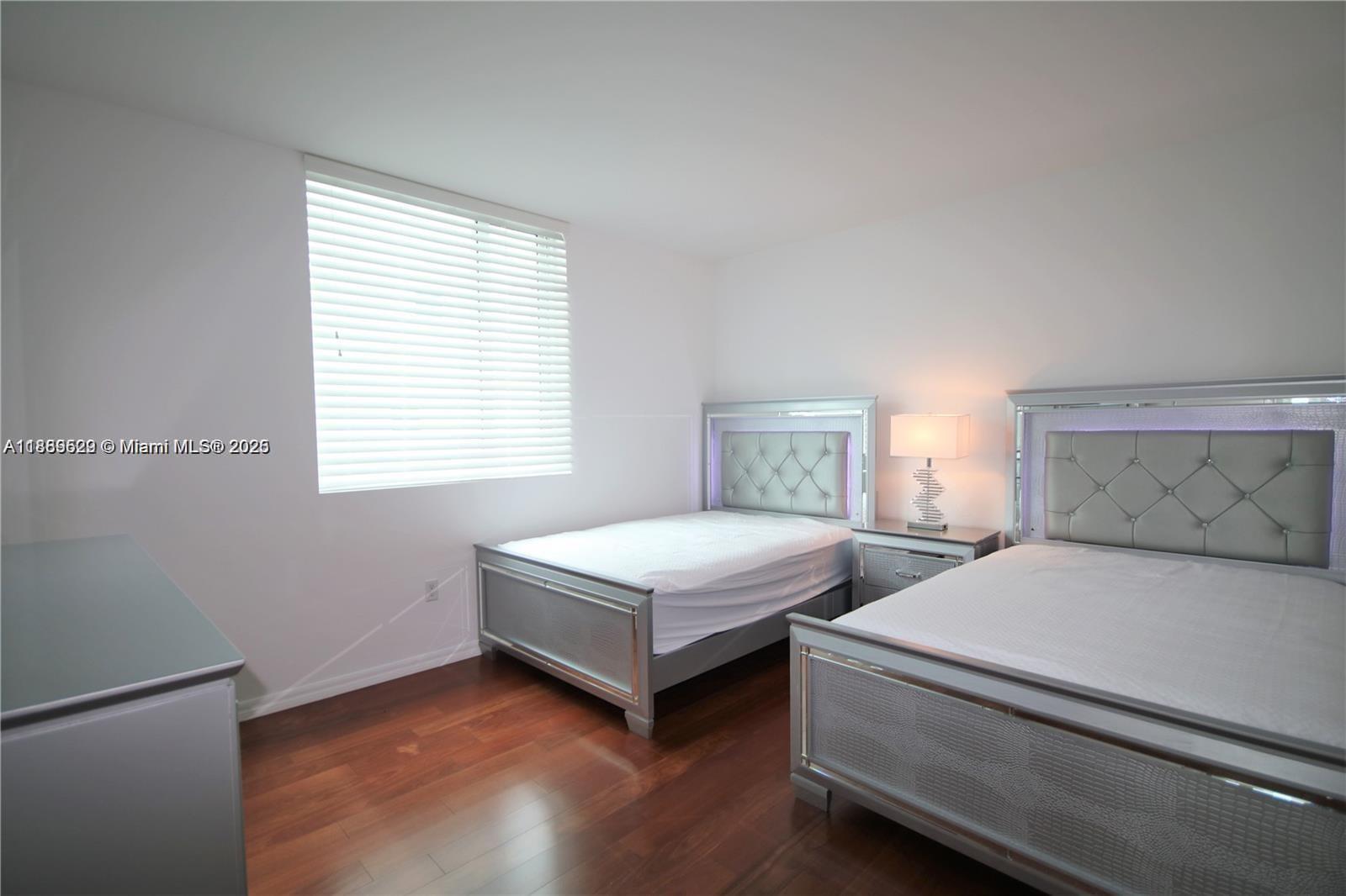 Building Photo - 500 Brickell Ave