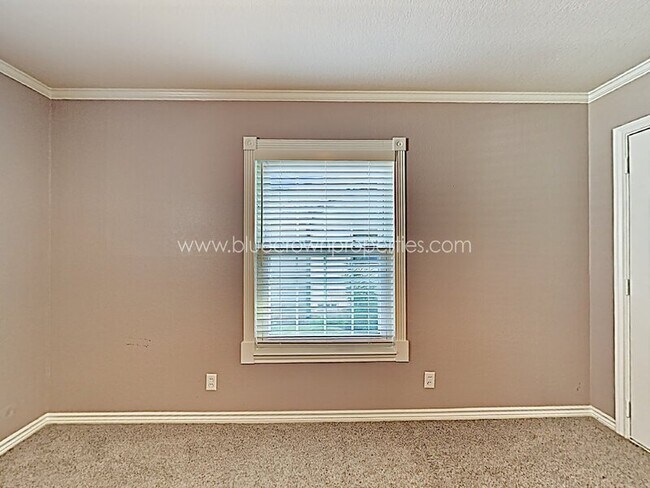 Building Photo - 2137 Barberry Dr