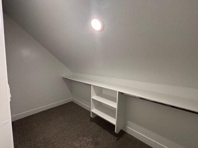 Building Photo - DARLING TWO BEDROOM TOWNHOME IN CEDAR CITY!