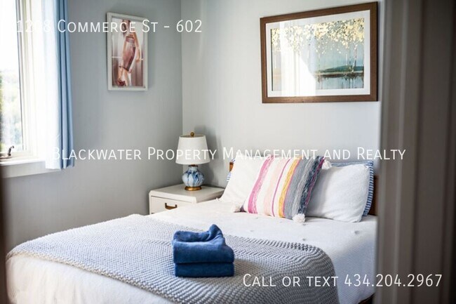 Building Photo - 1208 Commerce St