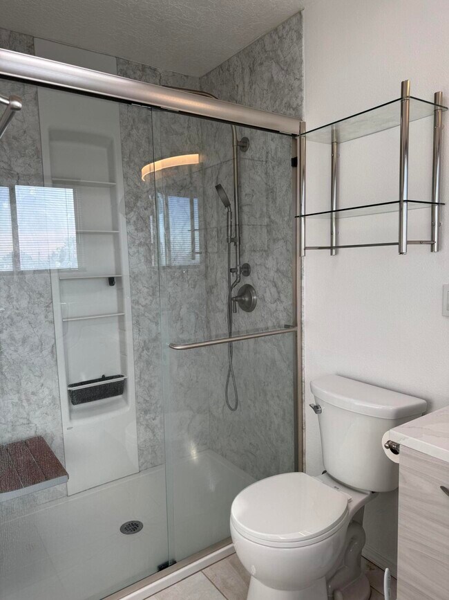 Building Photo - 9700 Lagrima De Oro Rd NE