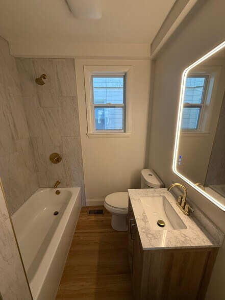 Building Photo - 62 Locust St