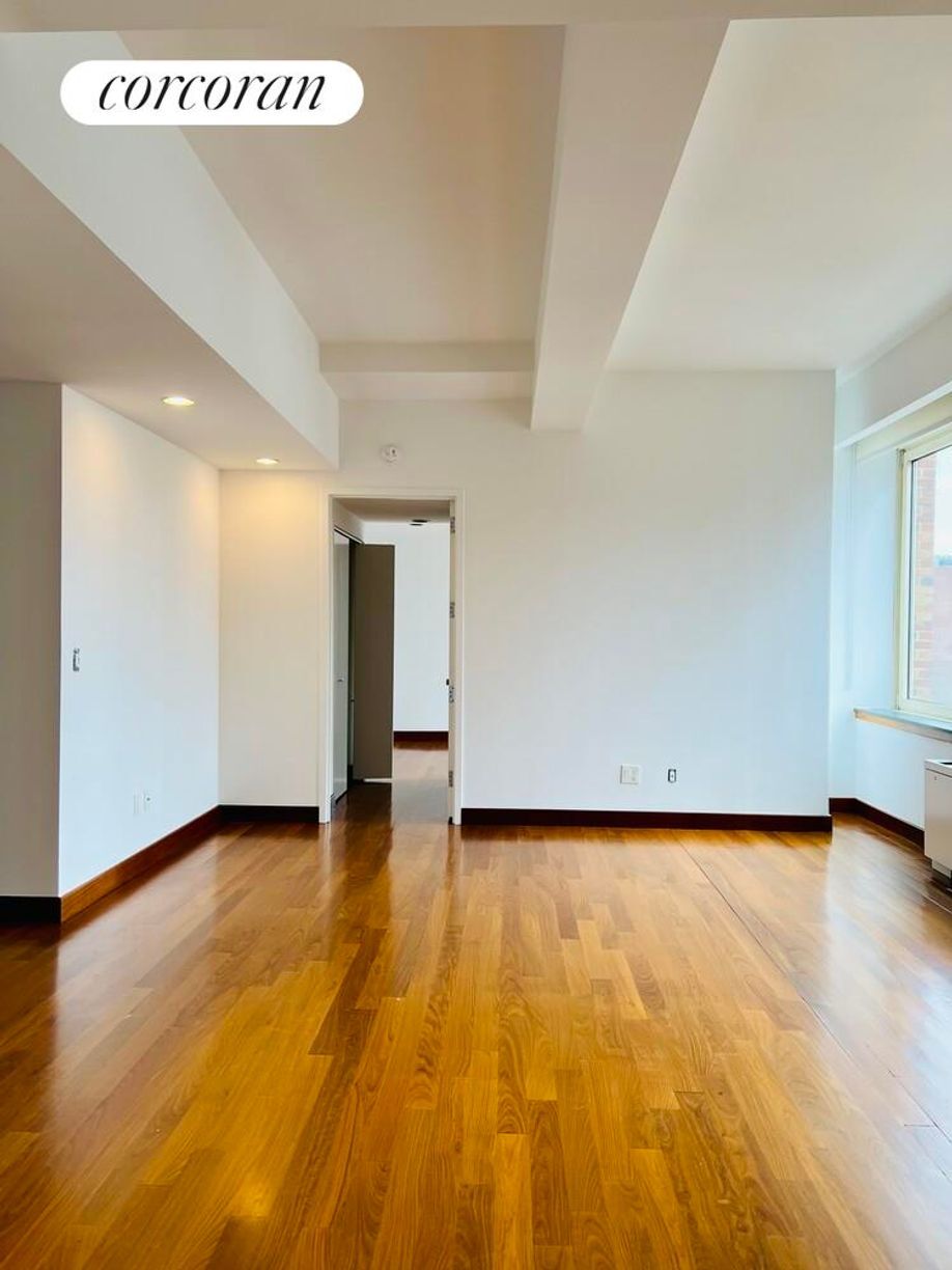Building Photo - 305 E 63rd St