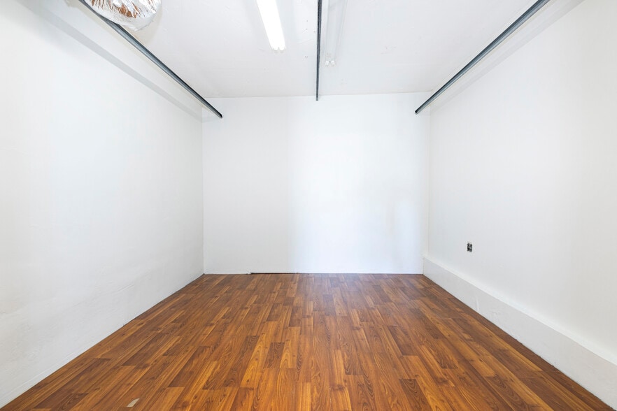 Building Photo - 17425 Emelita St