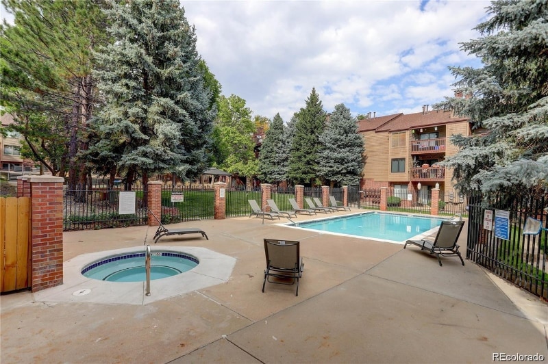 Building Photo - 222 Wright St