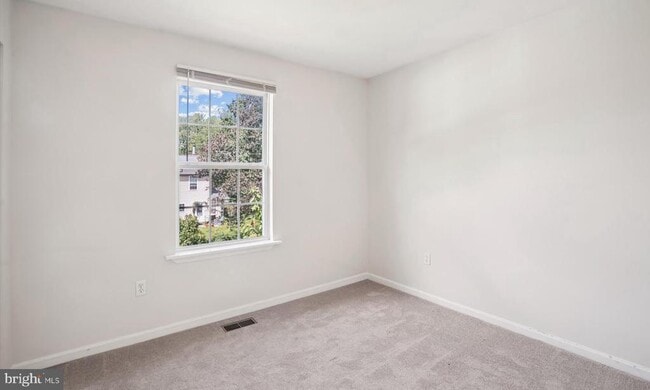 Building Photo - 1623 Chesapeake Ln