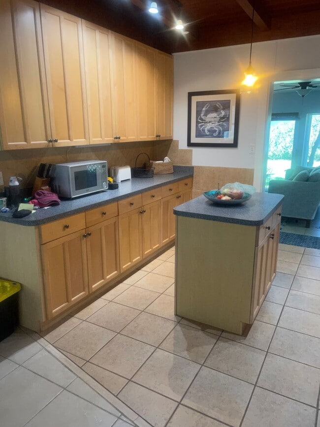 Building Photo - 428 Court St