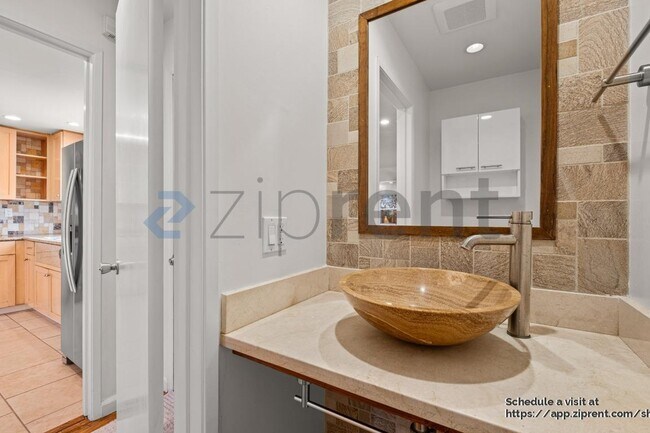 Building Photo - 5 Oak Crest Ct