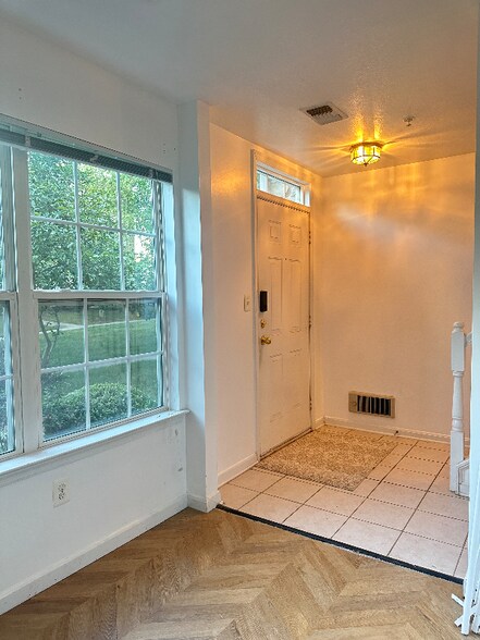 Building Photo - 43560 Evergold Terrace