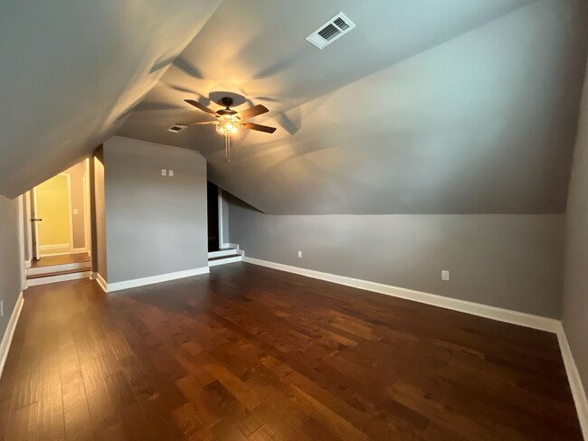 Building Photo - Riegel Pointe