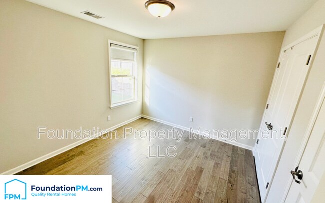 Building Photo - 2257 Applemill Dr