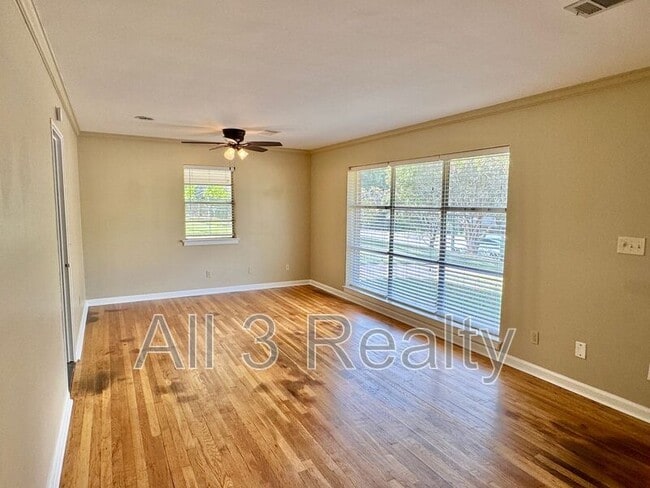 Building Photo - 3508 Cottonwood Dr