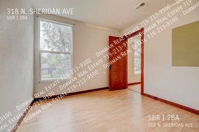 Building Photo - 318 N Sheridan Ave