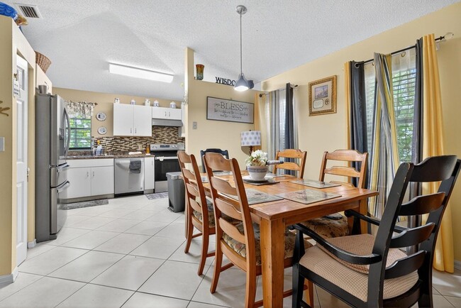 Building Photo - 6877 3rd St