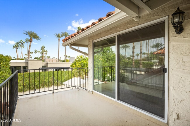 Building Photo - 7118 E Buena Terra Way