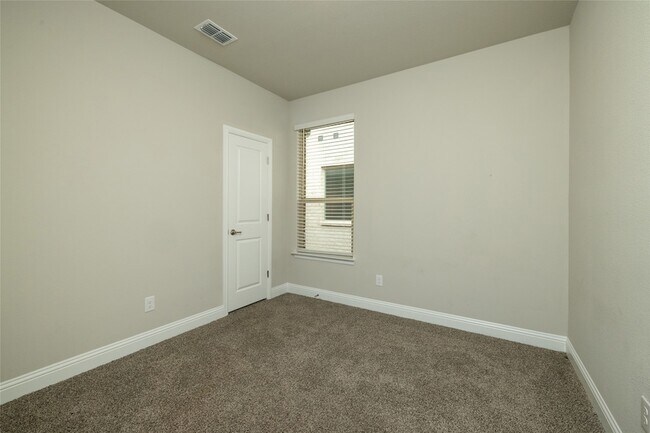 Building Photo - 4816 Dewy Rose Ln