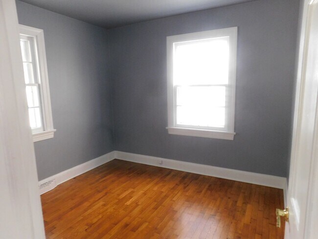 Building Photo - 304 Shenandoah Ave