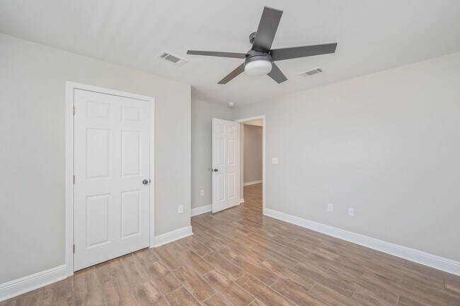 Building Photo - NEW Construction for Rent!!  IDEAL location on the edge of town!