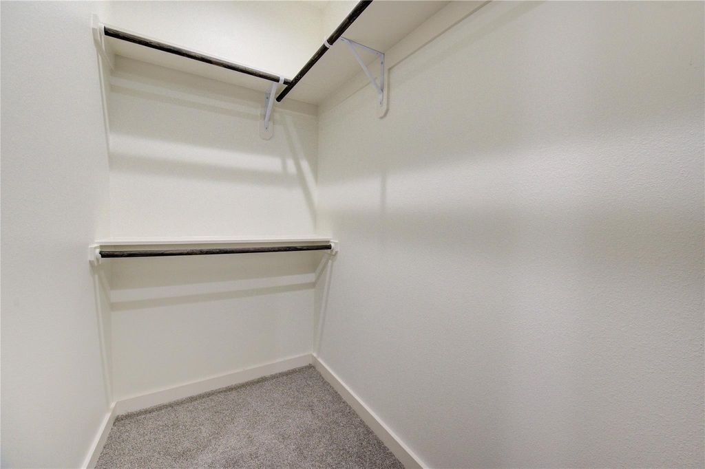 Building Photo - 2920 El Fenice Ln