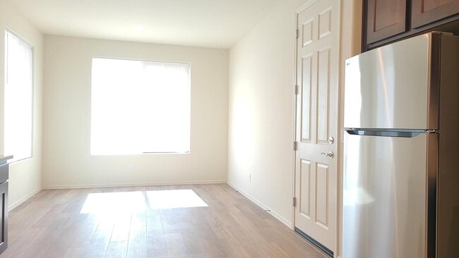 Building Photo - 7060 W Oberlin Wy