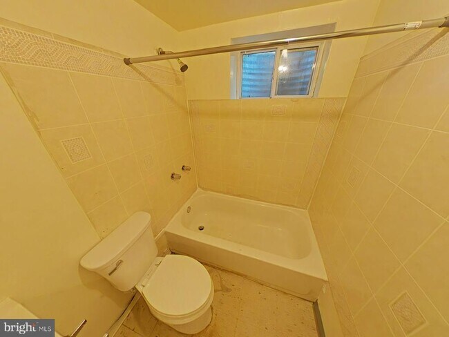 Building Photo - 11902 Centerhill St