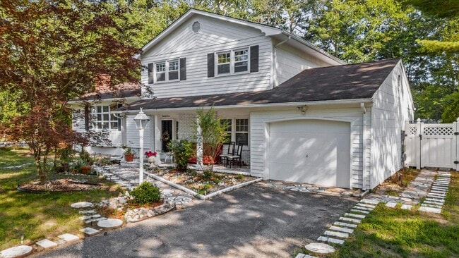 Building Photo - 27 Squire Ct