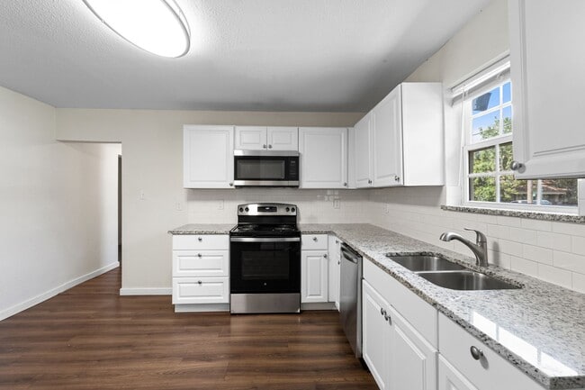 Building Photo - Charming Renovated Home for Lease in Denison!