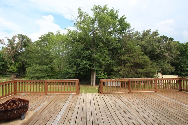 Building Photo - COMING SOON! Stunning 3 Bed 2 Bath Home in Lindale ISD!