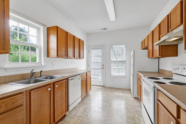 Building Photo - 6533 Clarksdale Ln