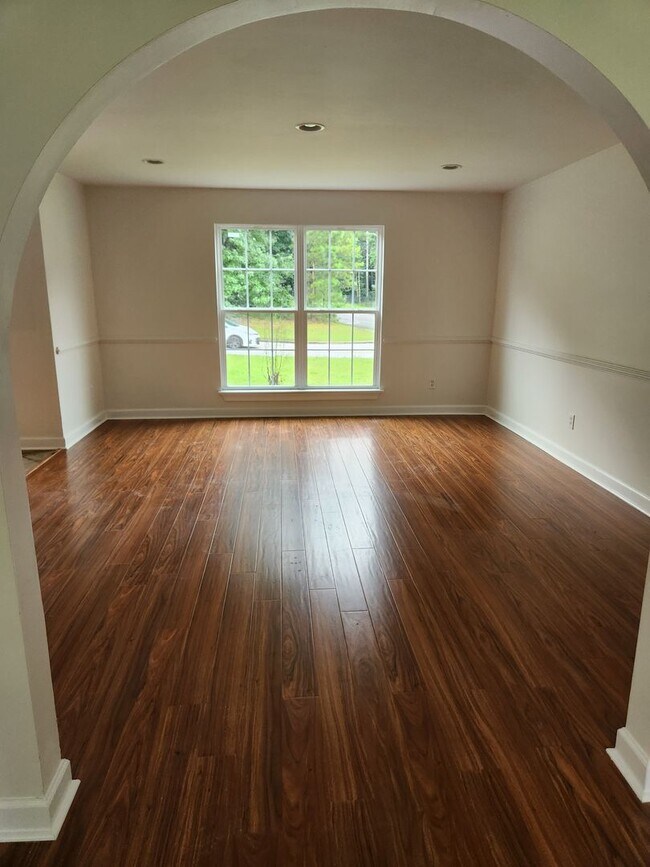 Building Photo - Newly Remodeled City of South Fulton Single Family