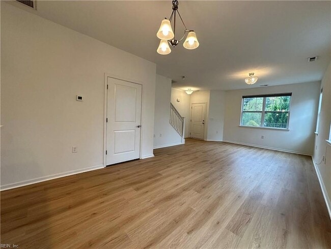 Building Photo - 2802 Rowling Wy