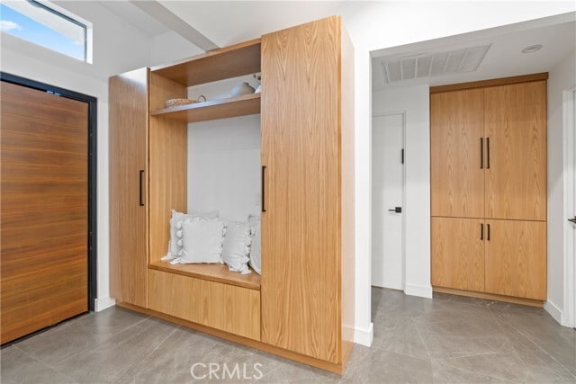 Building Photo - 7127 Forest Hills Rd