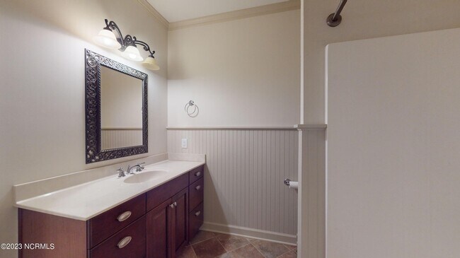 Building Photo - 45 Old Hunt Rd