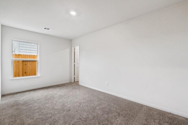 Building Photo - 205 Allington Cir