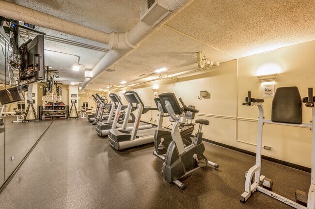 Building Photo - 1560 N Sandburg Terrace