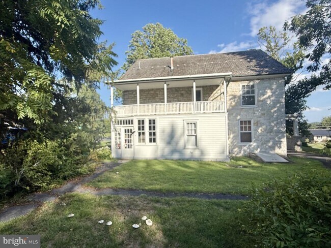 Building Photo - 135 Fort Loudon Rd