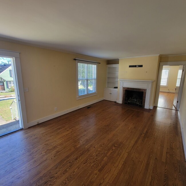 Building Photo - 3/2 Cottage Charmer-Downtown McMinnville, TN