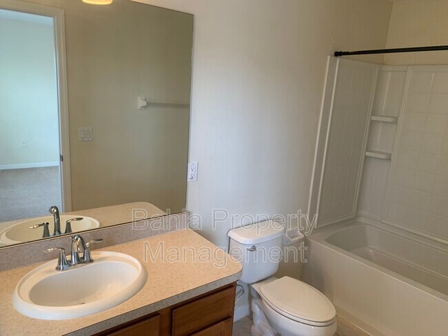 Building Photo - 2502 Lexington Oak Dr