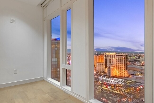 Building Photo - Stunning North Strip/City views from this UNFURNISHED 1+Den/1.5ba residence.