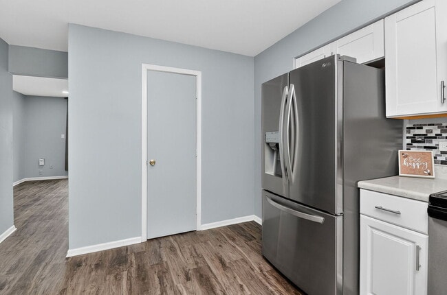 Building Photo - 14816 S Penn Rd