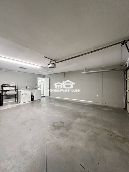 Building Photo - 3014 W Hearn Rd
