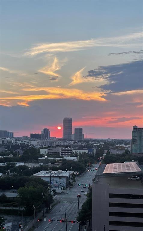 Building Photo - 2016 Main St