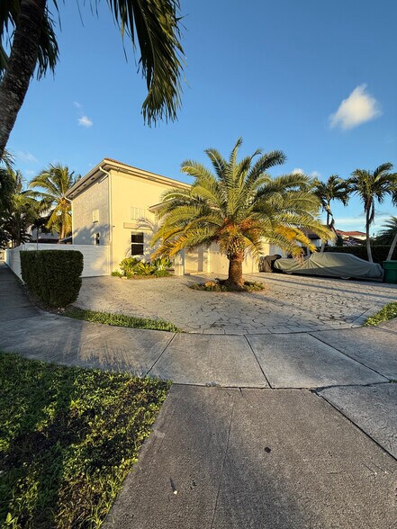 Building Photo - 2807 SW 145th Ave