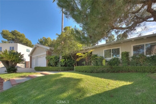 Building Photo - 16612 Park Ln Cir
