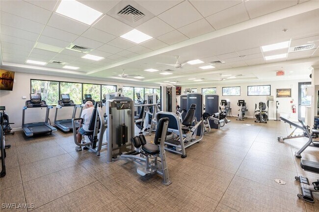 Building Photo - 5980 Amherst Dr