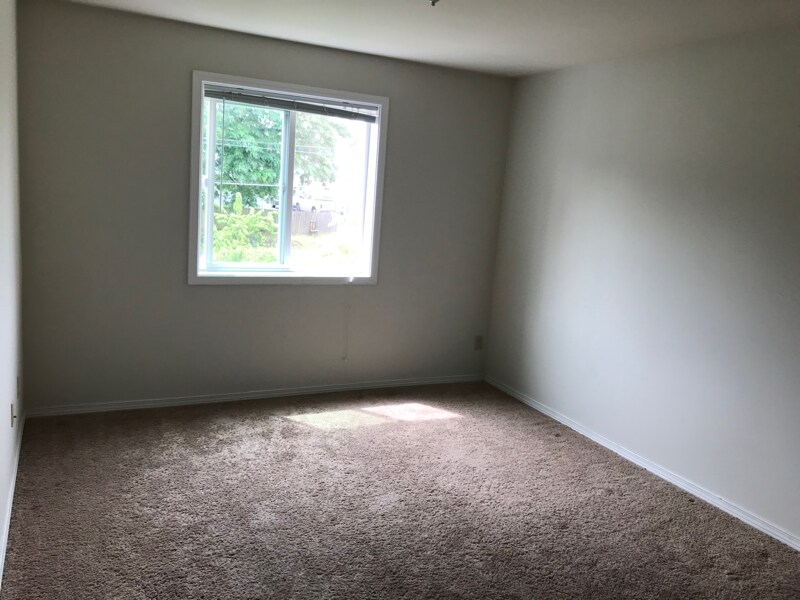 Building Photo - 4220 S 164th St