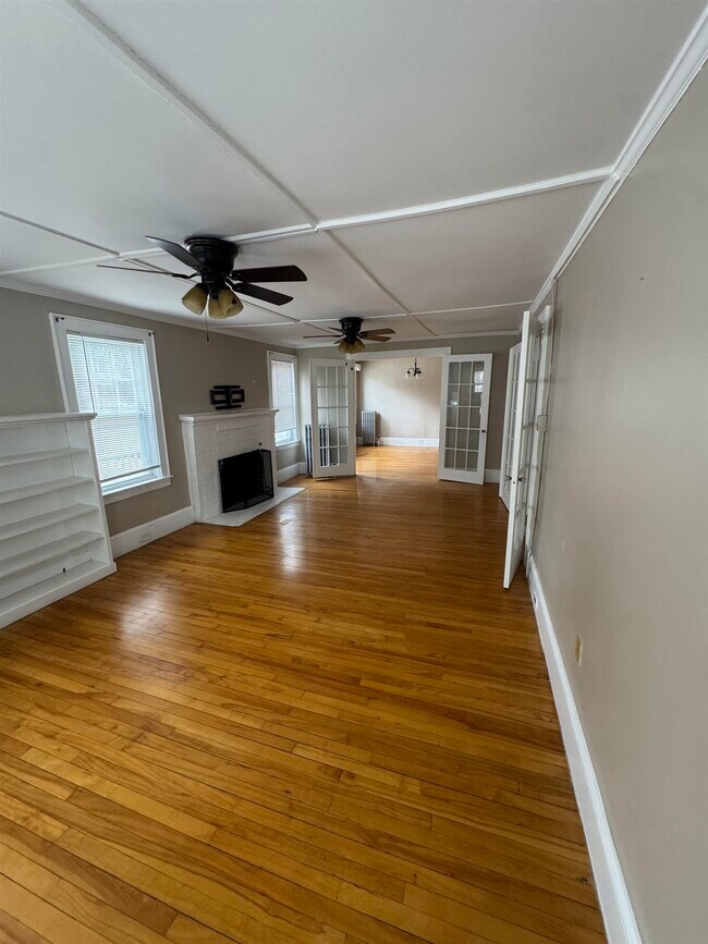 Building Photo - 89 Centre St