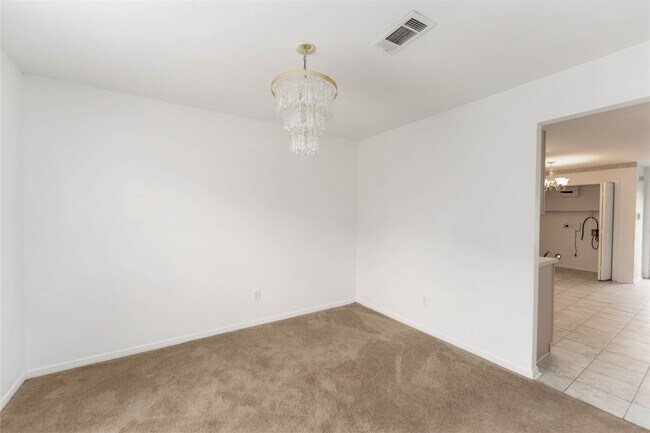 Building Photo - 13834 Trumpetvine St